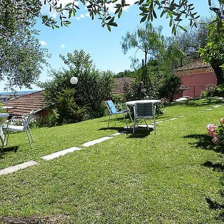 Sleeps 2 Pool Air Con Wifi *