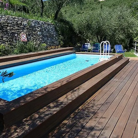 Sleeps 2 Pool Air Con Wifi *
